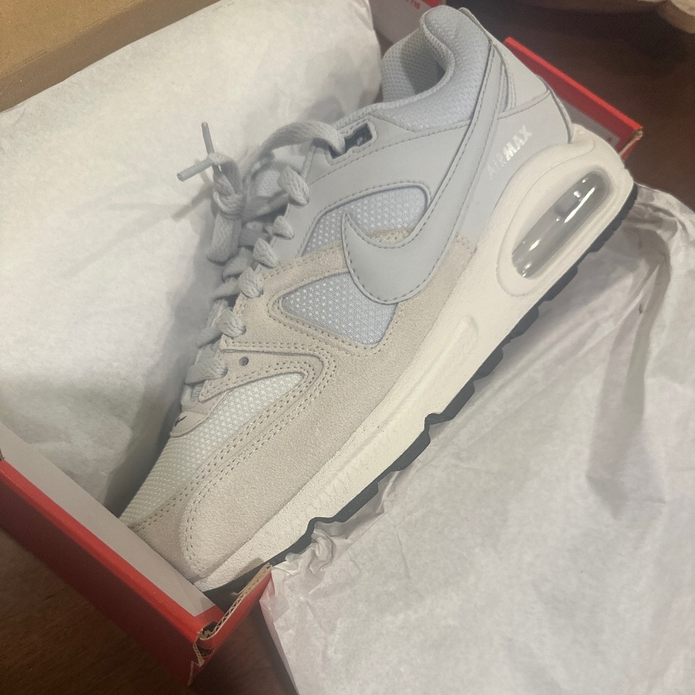 Nike air max command